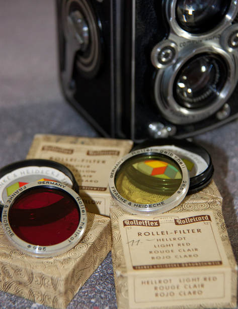 Rolleifle camera and filters Hellrot