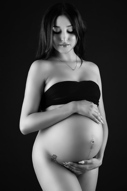 Best maternity photography studio in Las Vegas