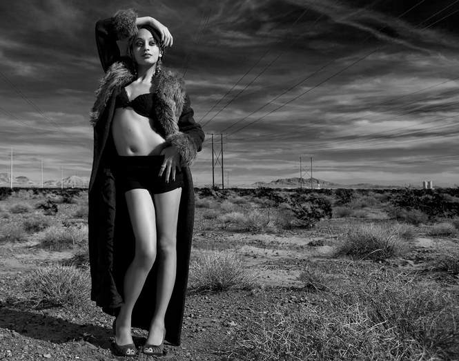 Fashion boudoir photo in the las vegas desert